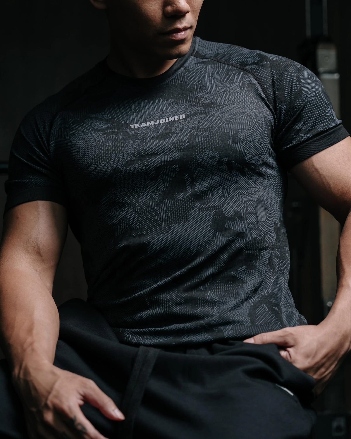 Camo Seamless Form-Fit Top