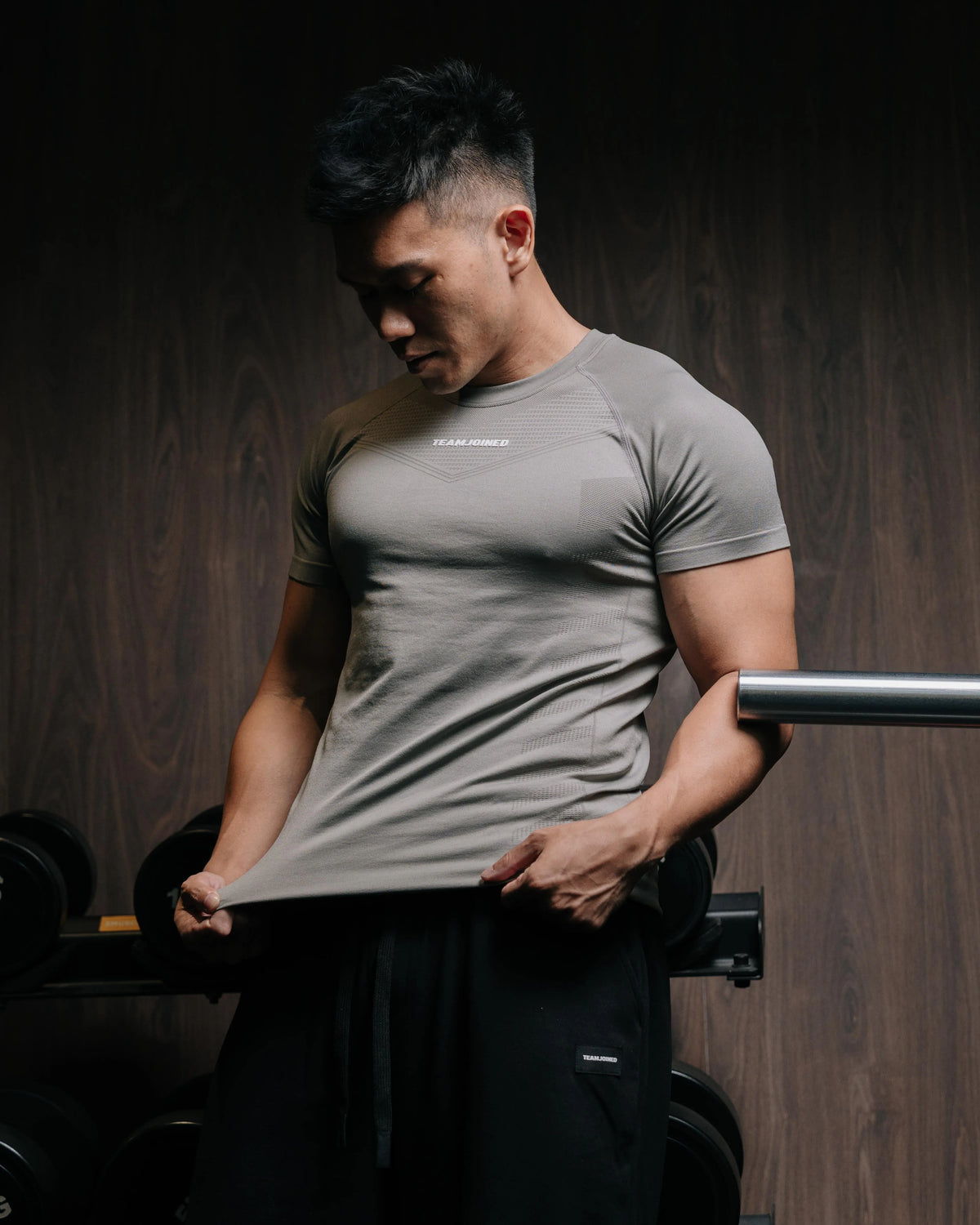 Vector Seamless Form-Fit Top