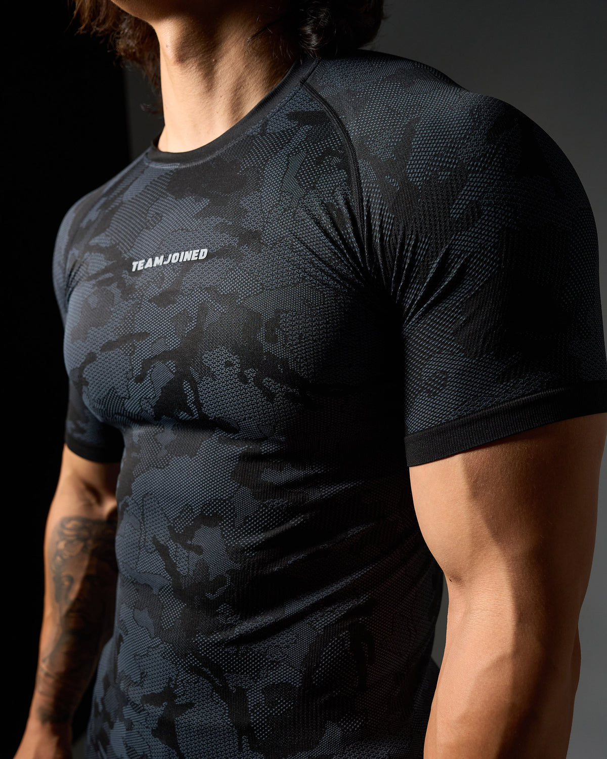 Camo Seamless Form-Fit Top