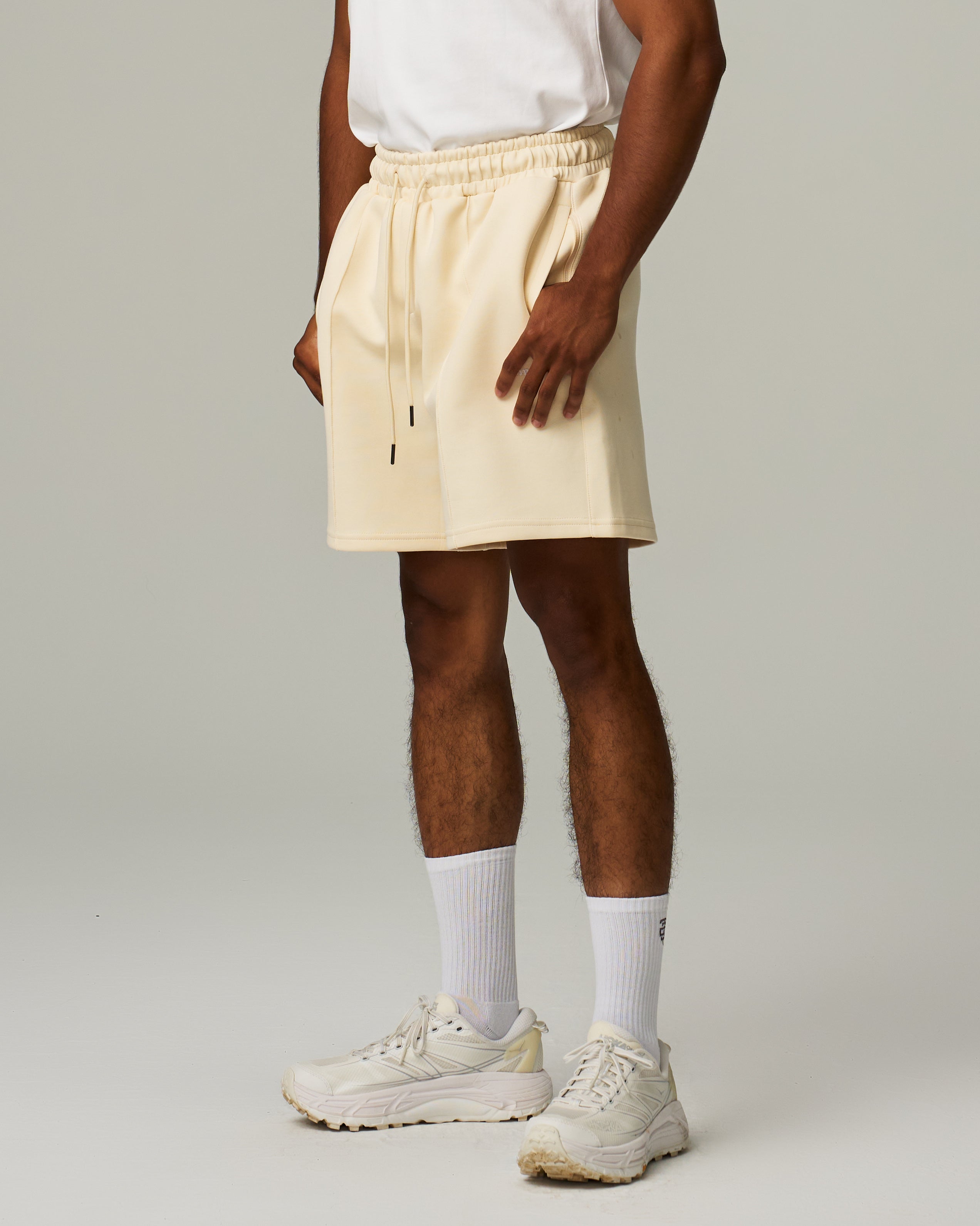 coloor_Off White