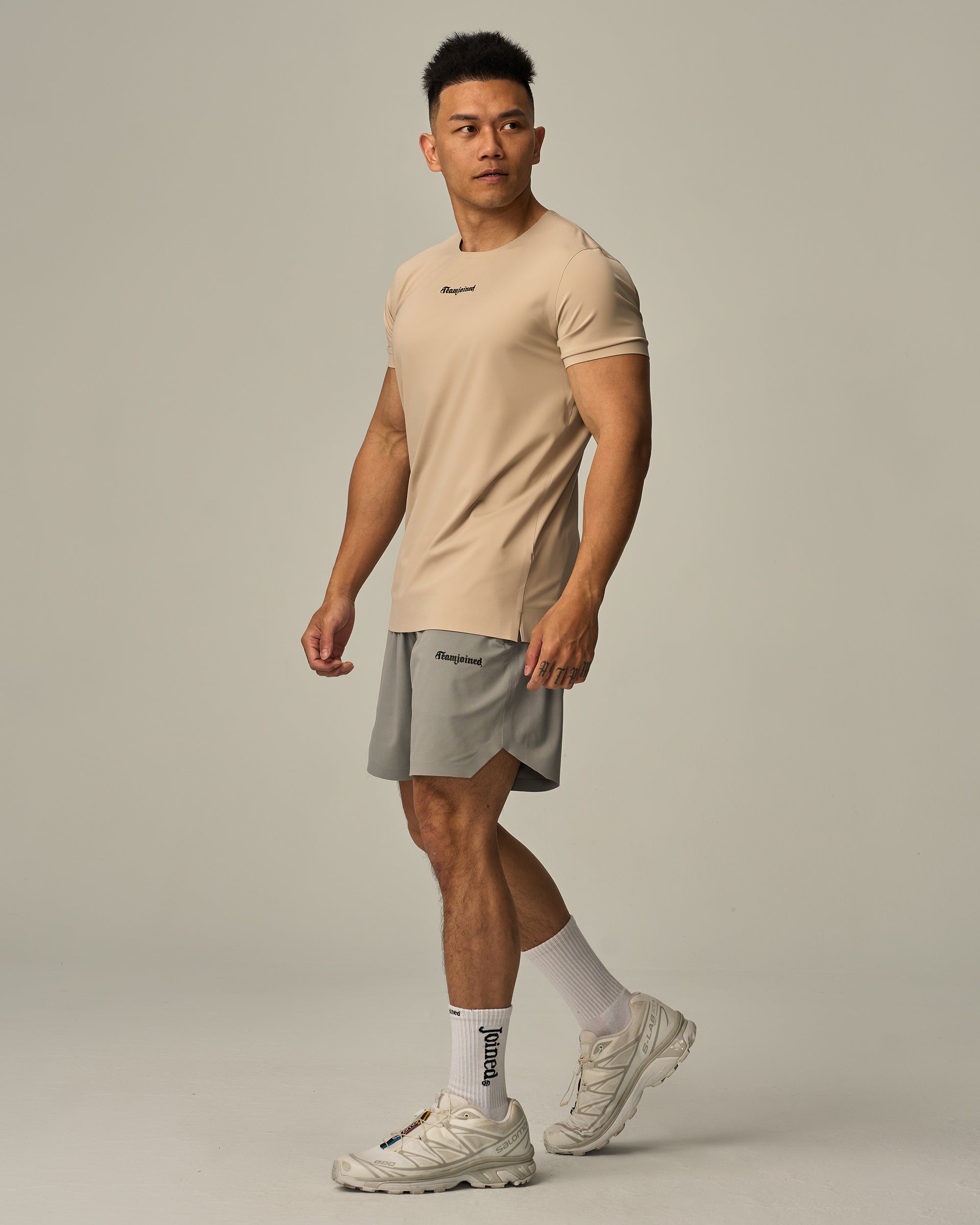color_Light Khaki