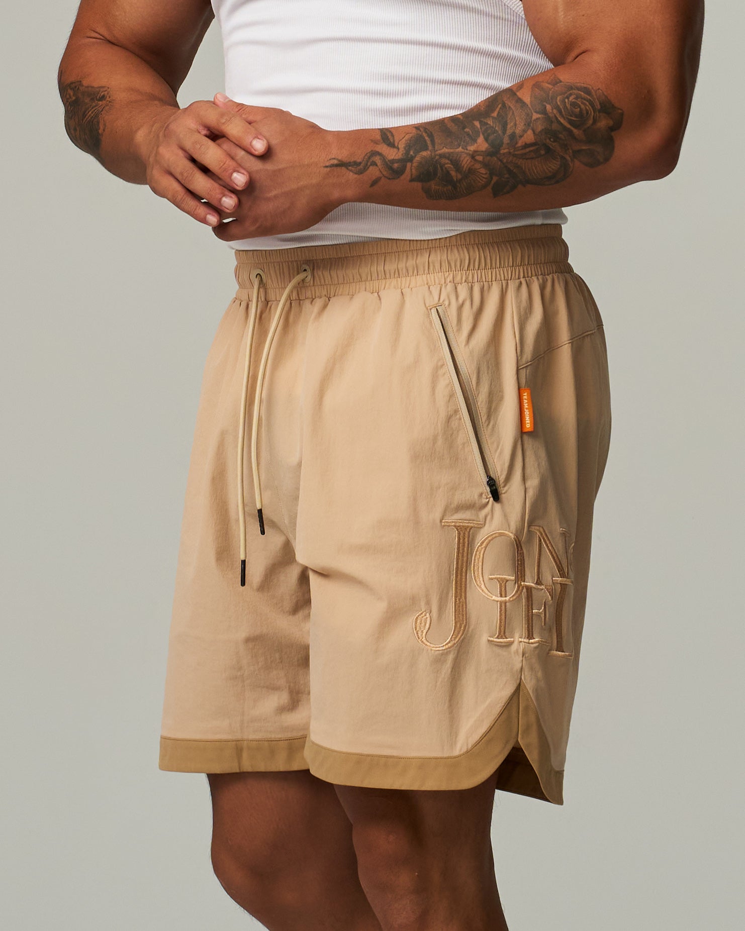 color_Light Khaki